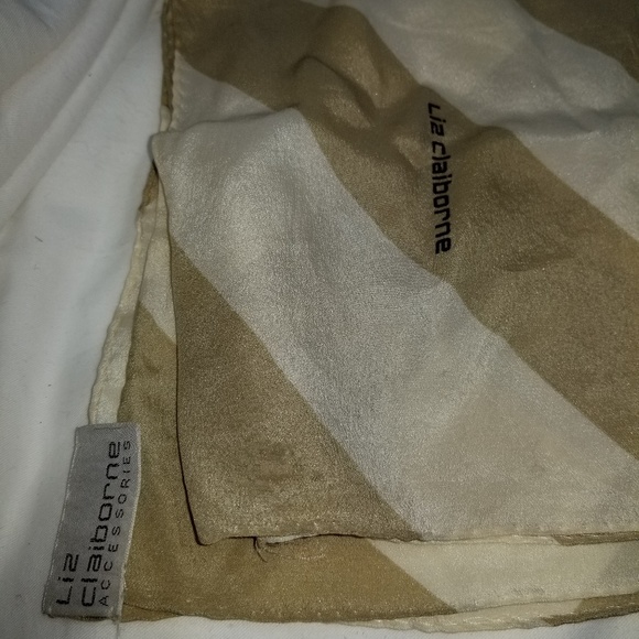 B7,923 Liz Claiborne Silk Scarf  **BOGO FREE** - Picture 4 of 4